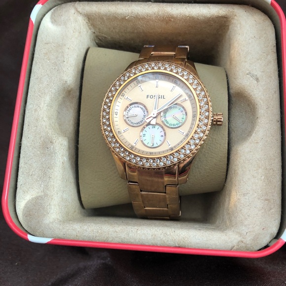 Fossil Multifunctional Rose-Tone Watch - Picture 2 of 4